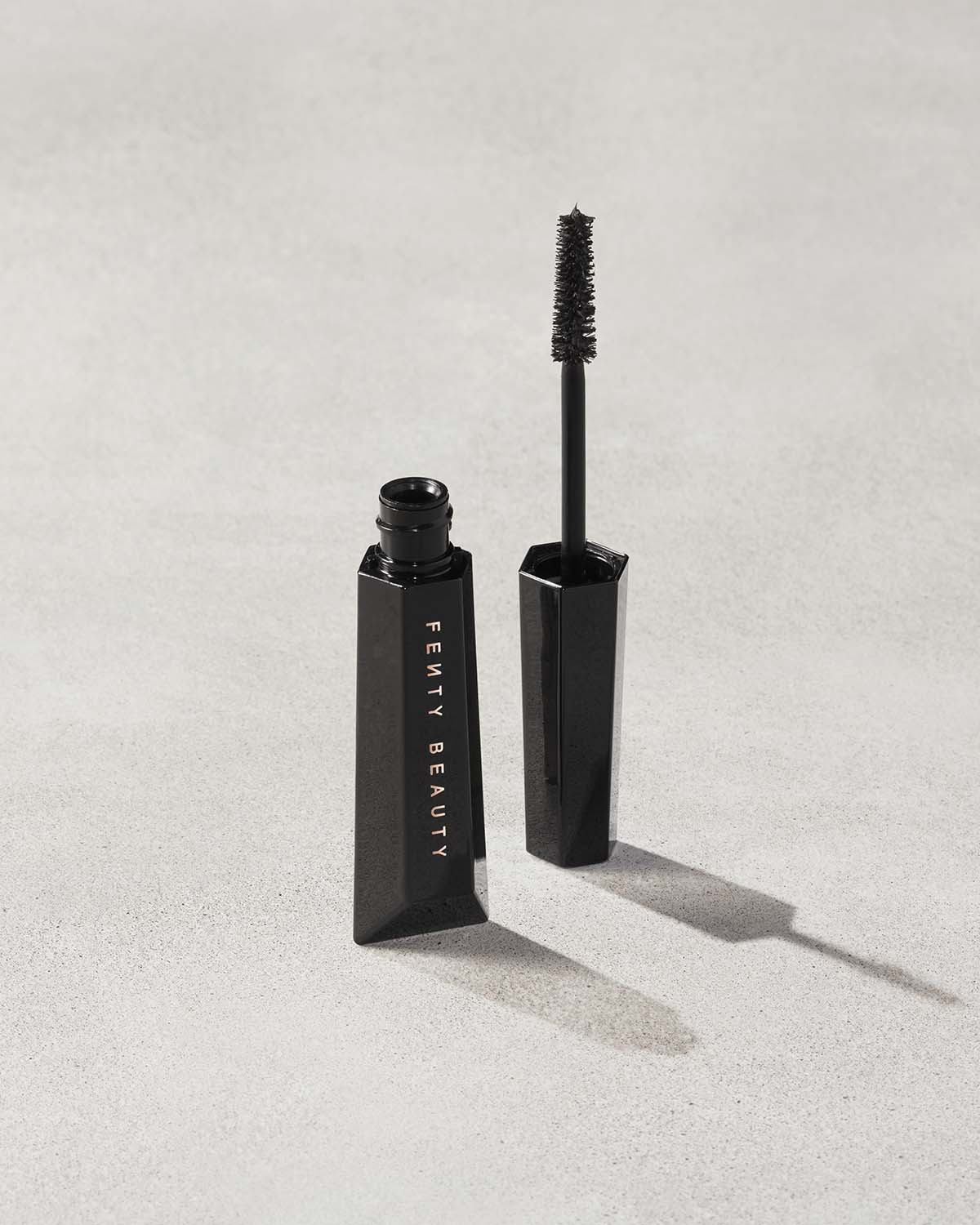 Hella Thicc Volumizing Mascara - Fenty Beauty